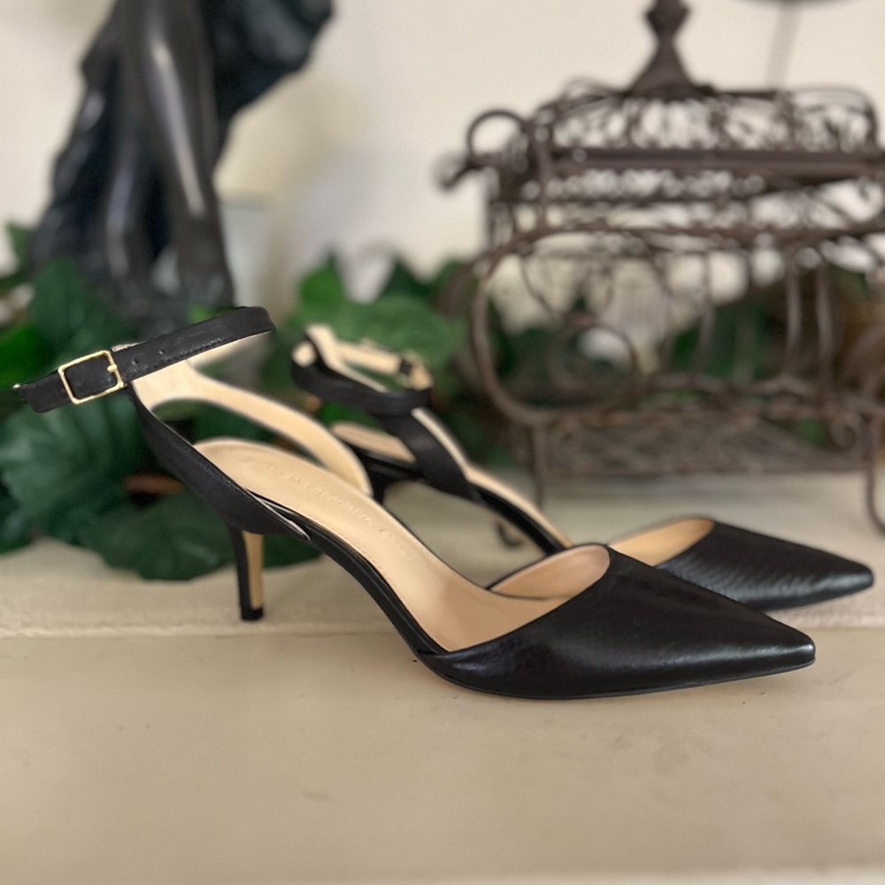 Elegant Black Women's Kitten Heels Banana Republic Makala size 6.5 - Picture 1 of 7